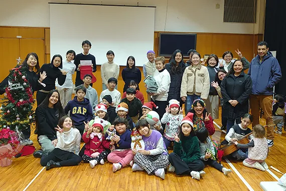 Supporting Japanese classes for foreign children living in Aichi Prefecture. NGK is helping to boost the language learning abilities that foreign children living in Japan need to study the subjects taught in Japanese schools.